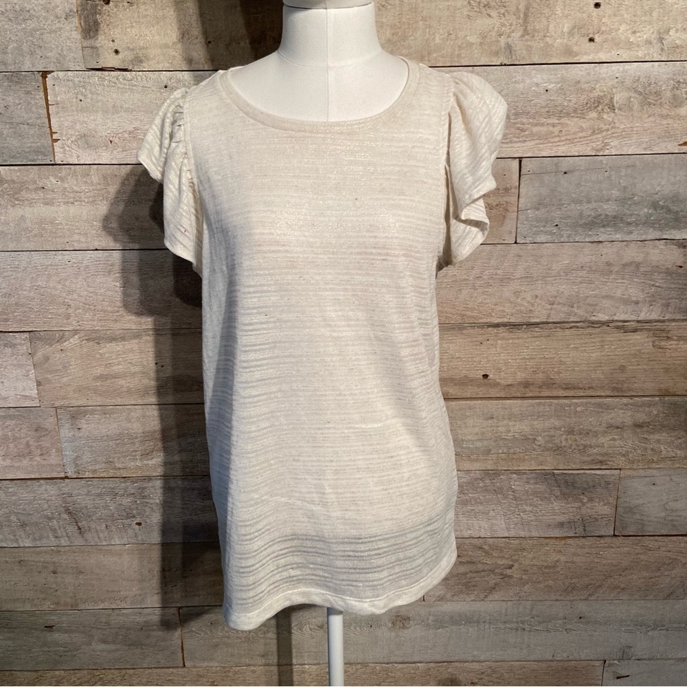 🛍️3/$30 BNWT women's cream coloured ruffled‎ top in size  medium